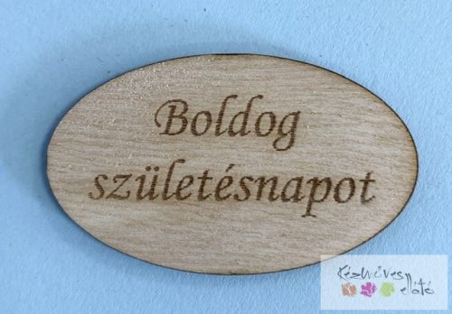 Boldog születésnapot gravírozott kis táblácska