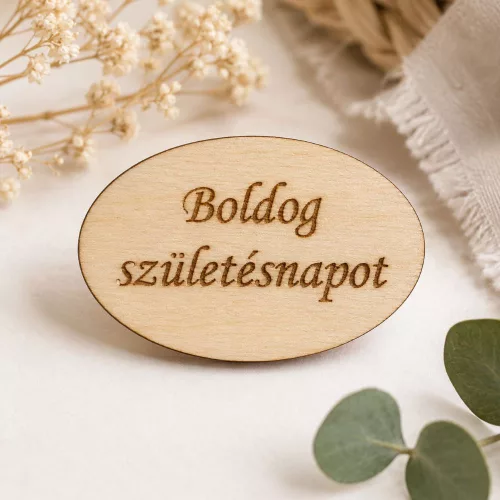 Boldog születésnapot gravírozott kis táblácska
