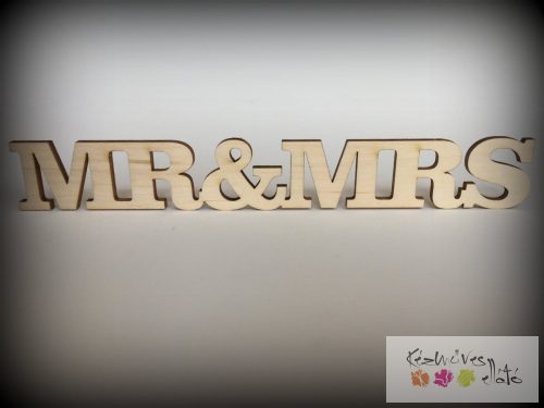 MR & MRS felirat