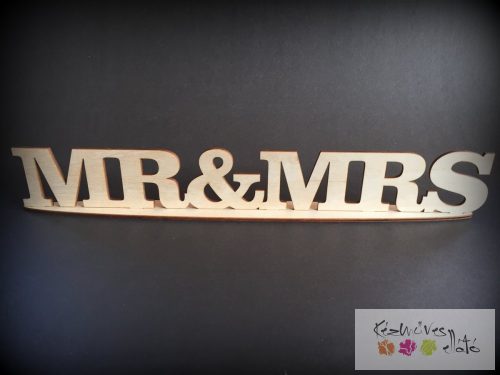 MR & MRS felirat talppal