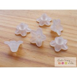 Akril gyöngy kis virág - opálos fehér