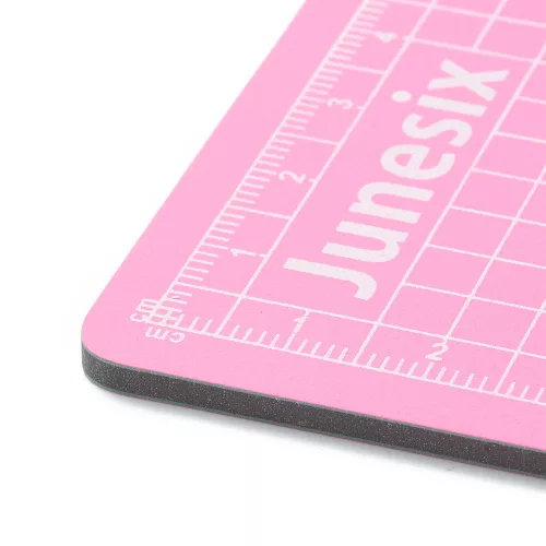 PVC mini vágóalátét mérőskálával – 8 × 8 cm